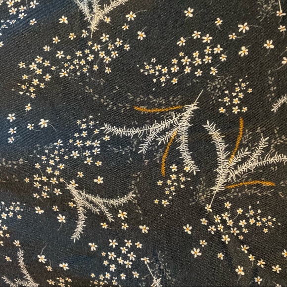 Yerse Botanical Viscose Top - Picture 2 of 6